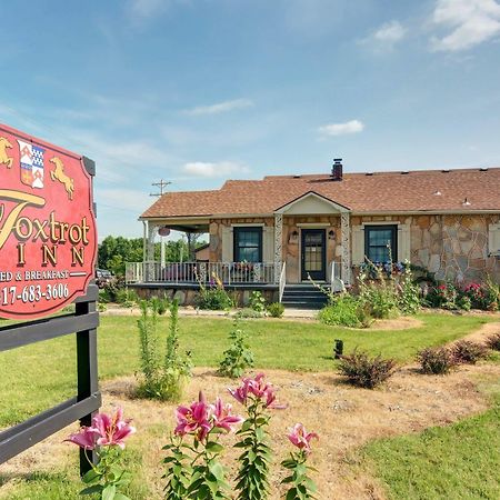 The Foxtrot Inn Ava Kültér fotó